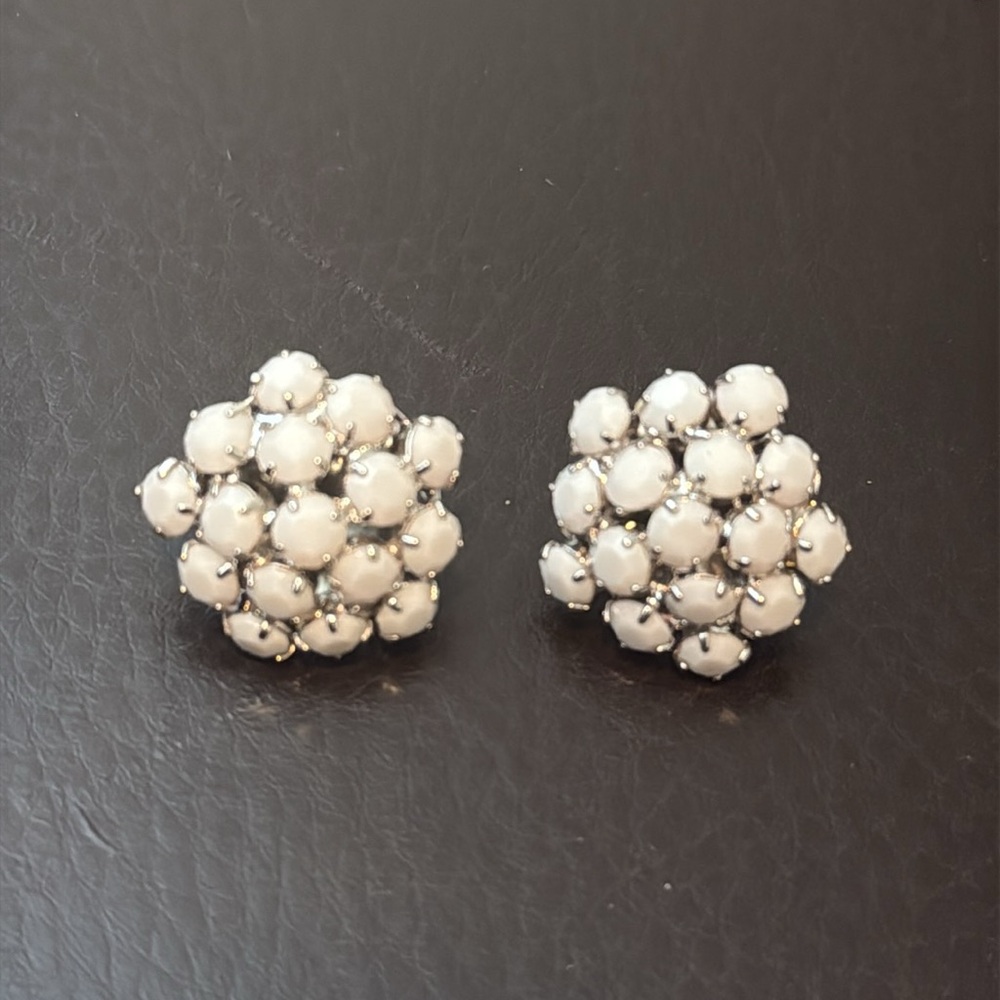 Vintage White House Black Market White Glass Cluster French Clip Earrings OS